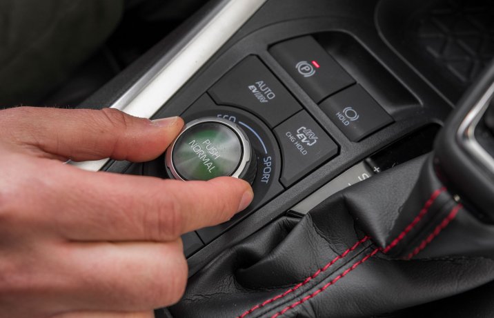 Suzuki Across 2.5 Plug-in Hybrid – pokrętło wyboru trybów jazdy