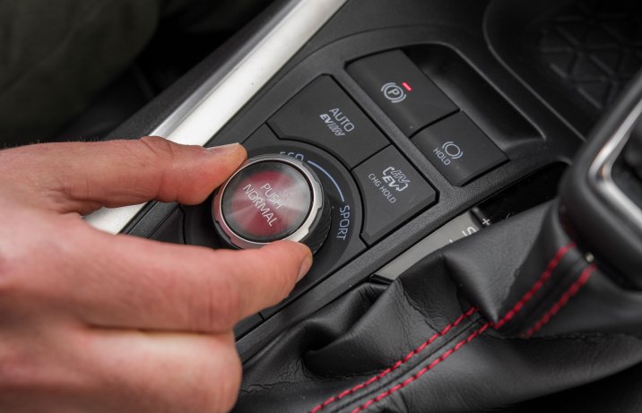 Suzuki Across 2.5 Plug-in Hybrid – pokrętło wyboru trybów jazdy