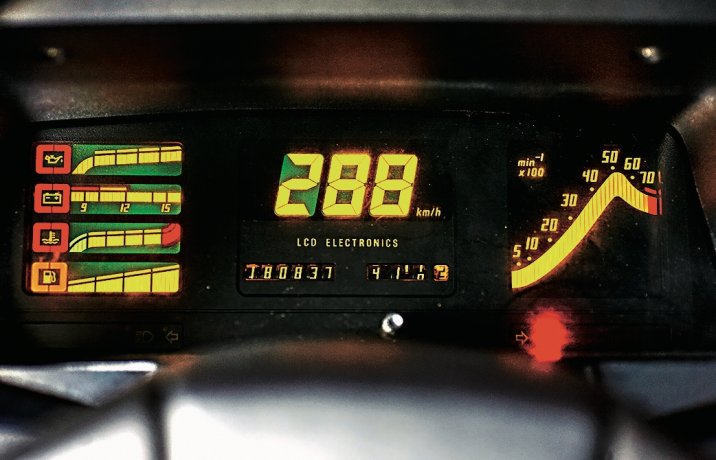 Opel Kadett E GSi – wskaźniki