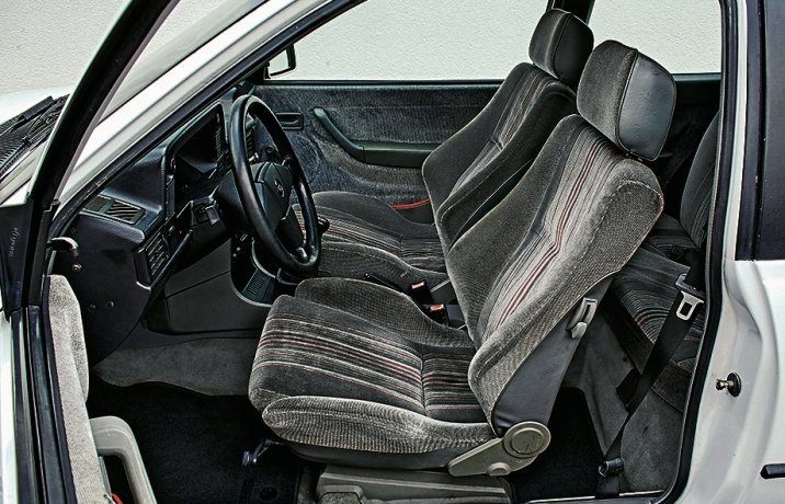 Opel Kadett E GSi – fotele