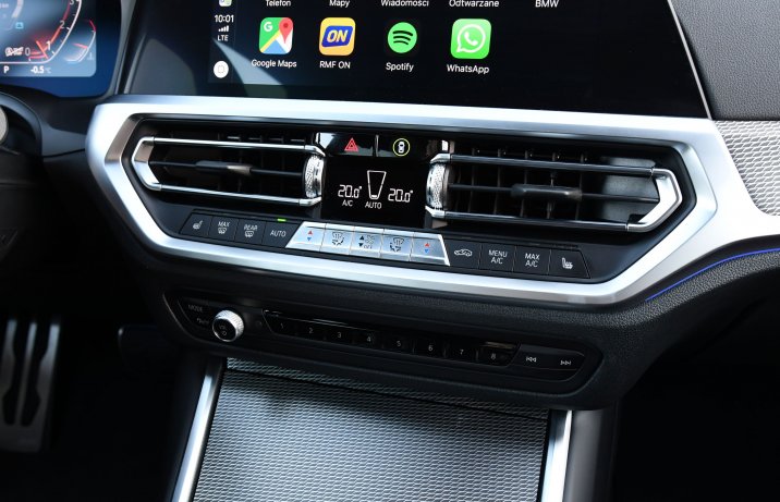BMW 330i xDrive Touring – panel klimatyzacji i nawiewy