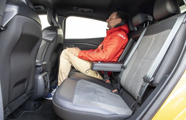 Ford Mustang Mach-E tylna kanapa siedzenia