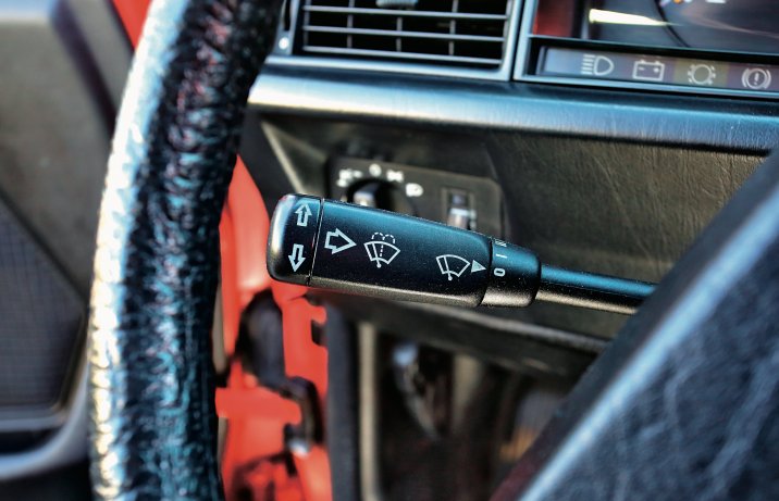 Mercedes 190 W201 włącznik kierunkowskazów i wycieraczek