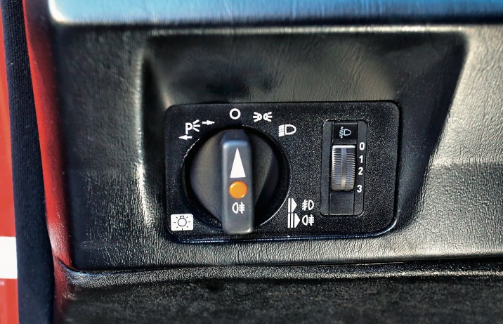 Mercedes 190 W201 przełącznik świateł
