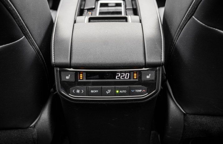 Toyota Highlander 2.5 Hybrid trzecia strefa klimatyzacji