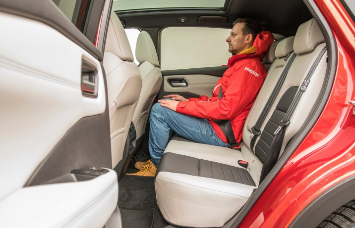 Nissan Qashqai 1.3 DIG-T MHEV Xtronic 4WD Tekna – kanapa