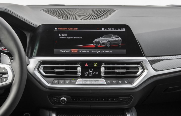 BMW M440i xDrive Gran Coupe tryb sportowy