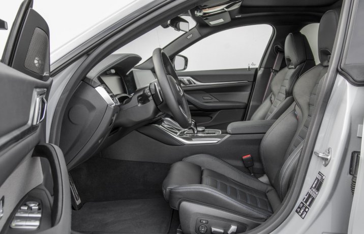 BMW M440i xDrive Gran Coupe przednie fotele