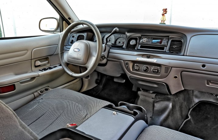 Ford Crown Victoria II – deska rozdzielcza