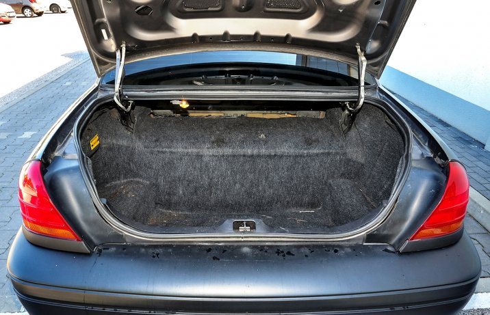 Ford Crown Victoria II – bagażnik