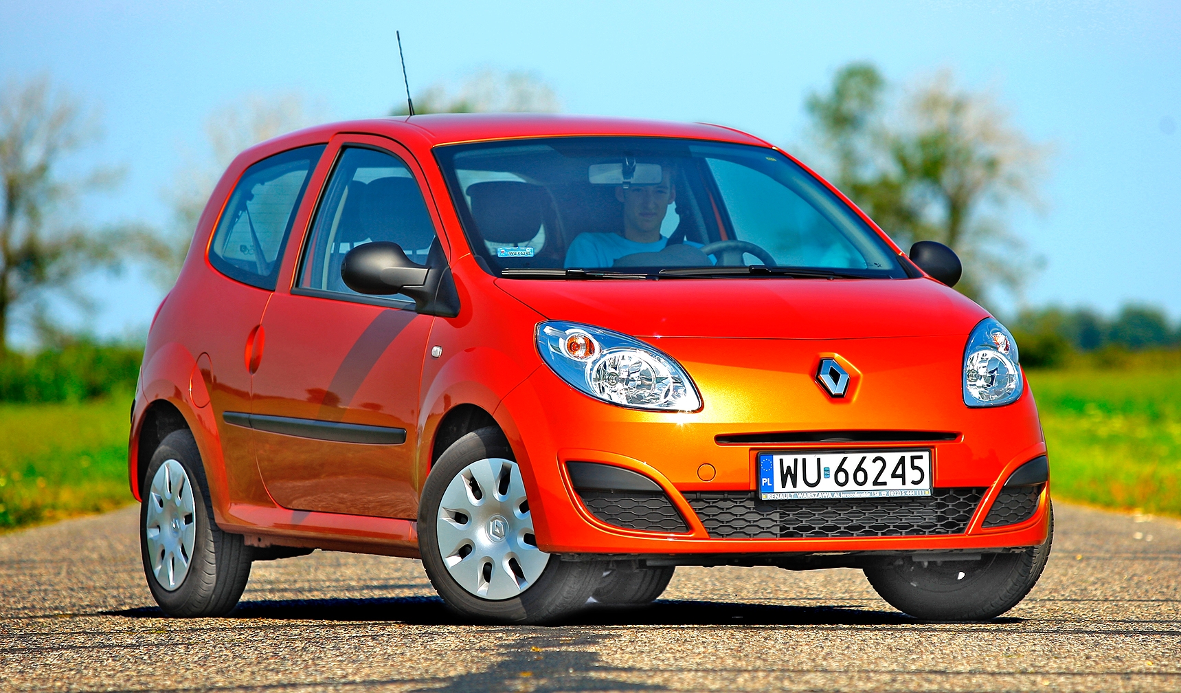 Renault Twingo II przód i bok