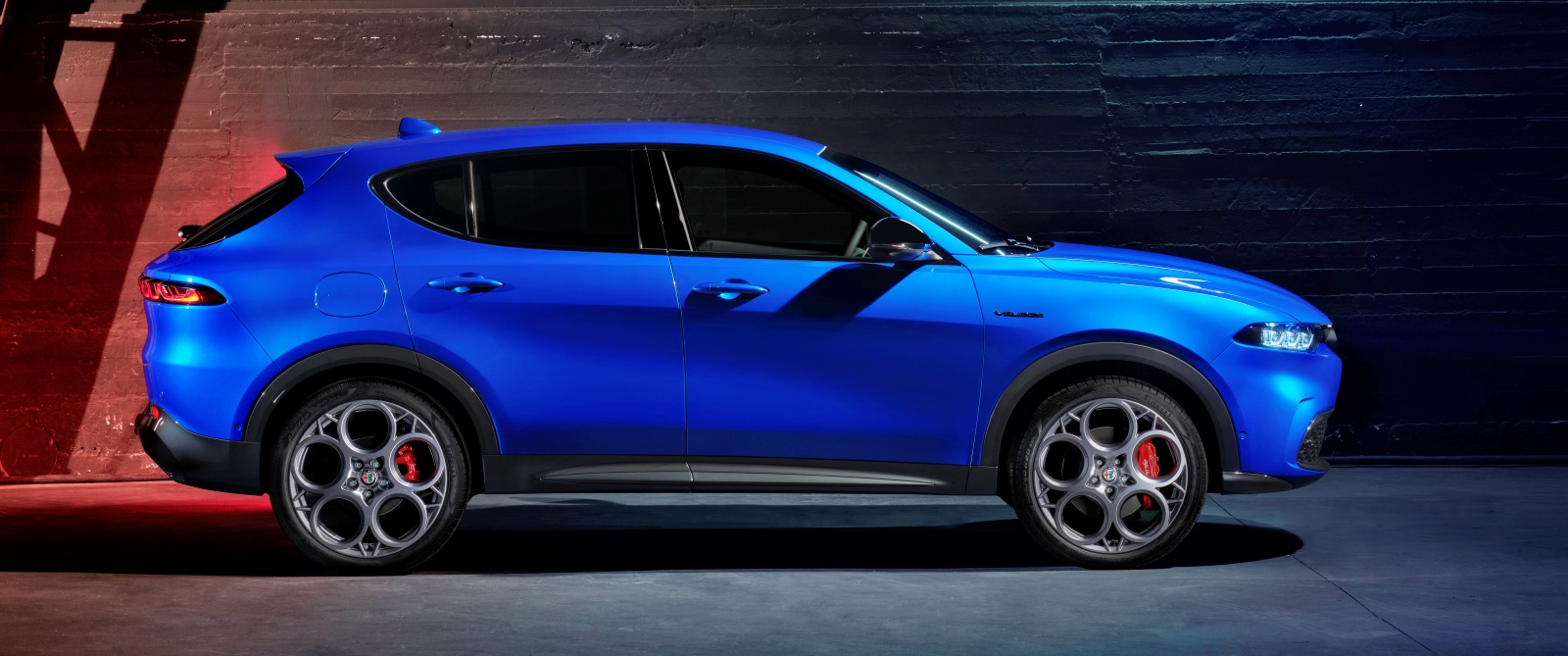 alfa_romeo_tonale_bok