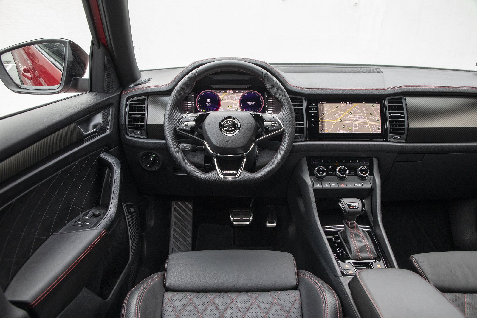 skoda kodiaq rs 2022 test kokpit 01