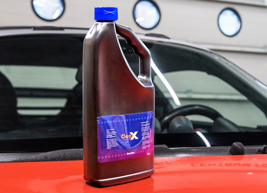 pielegnacja_oklejonej_szyby_plyn