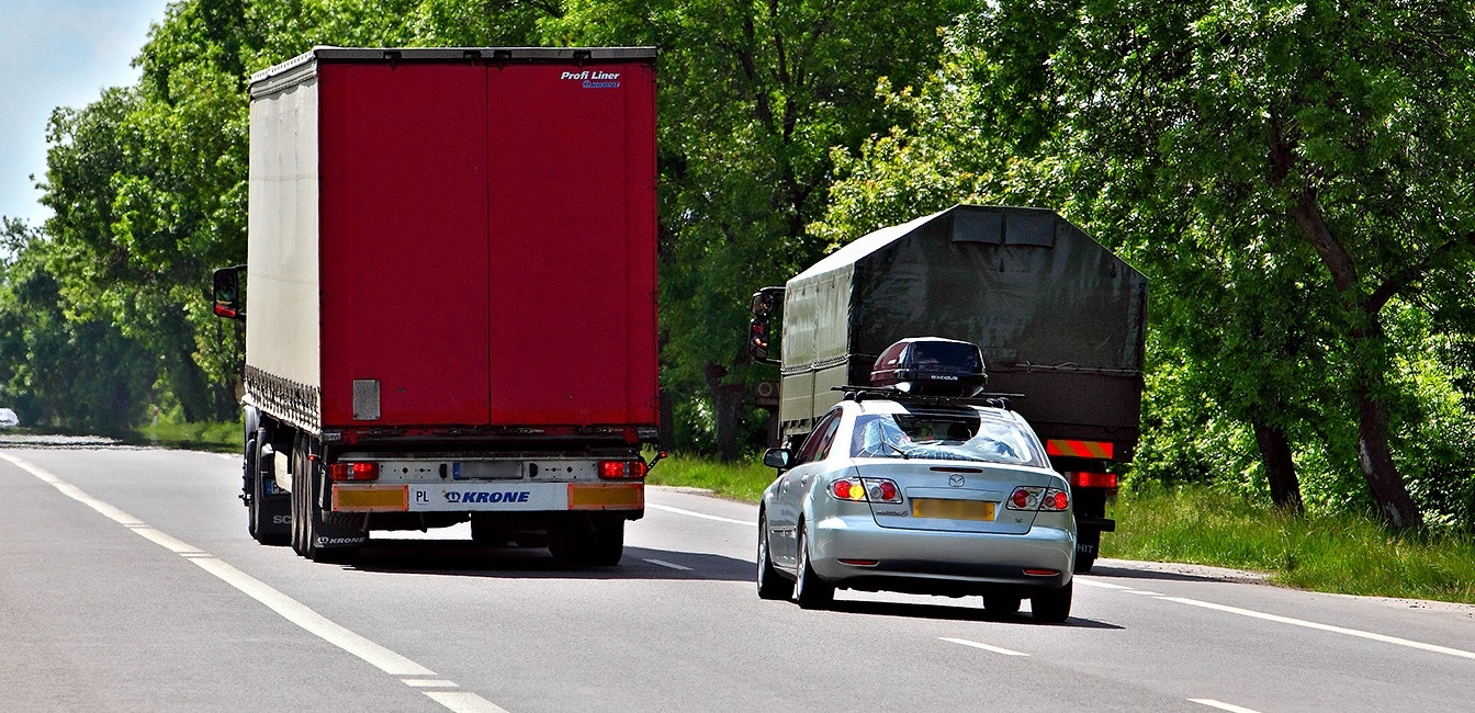 wyprzedzające_się_auta