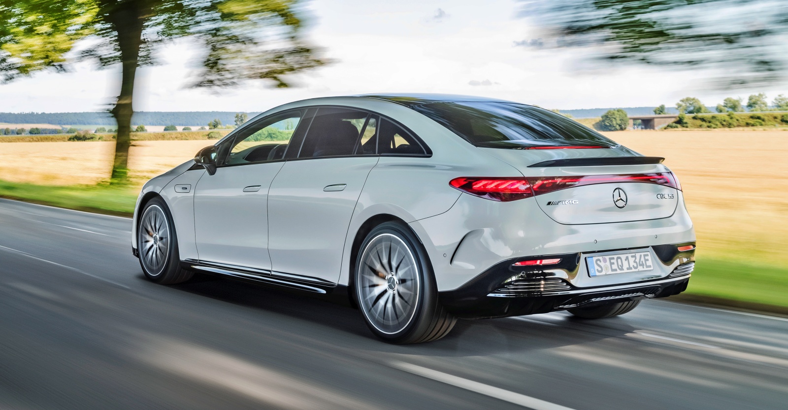 mercedes_amg_eqe_53_tyl