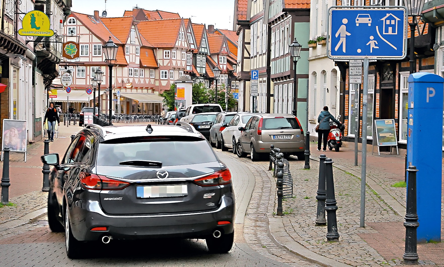 auto_w_niemieckim_miescie