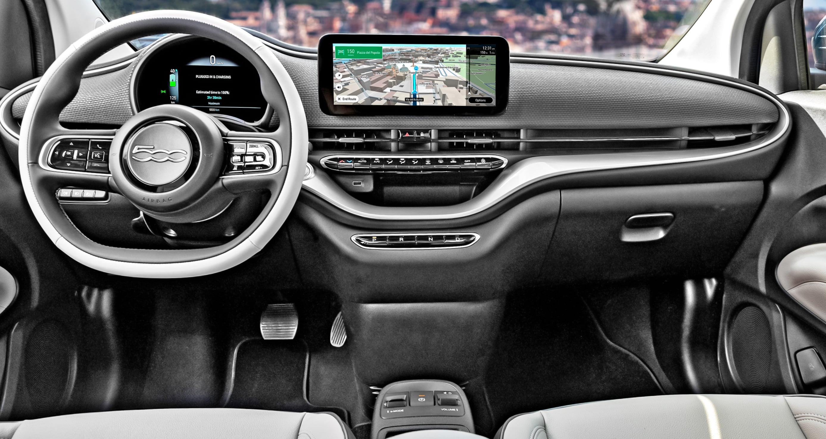 Fiat 500 deska rozdzielcza z nawigacją na wyświetlaczu