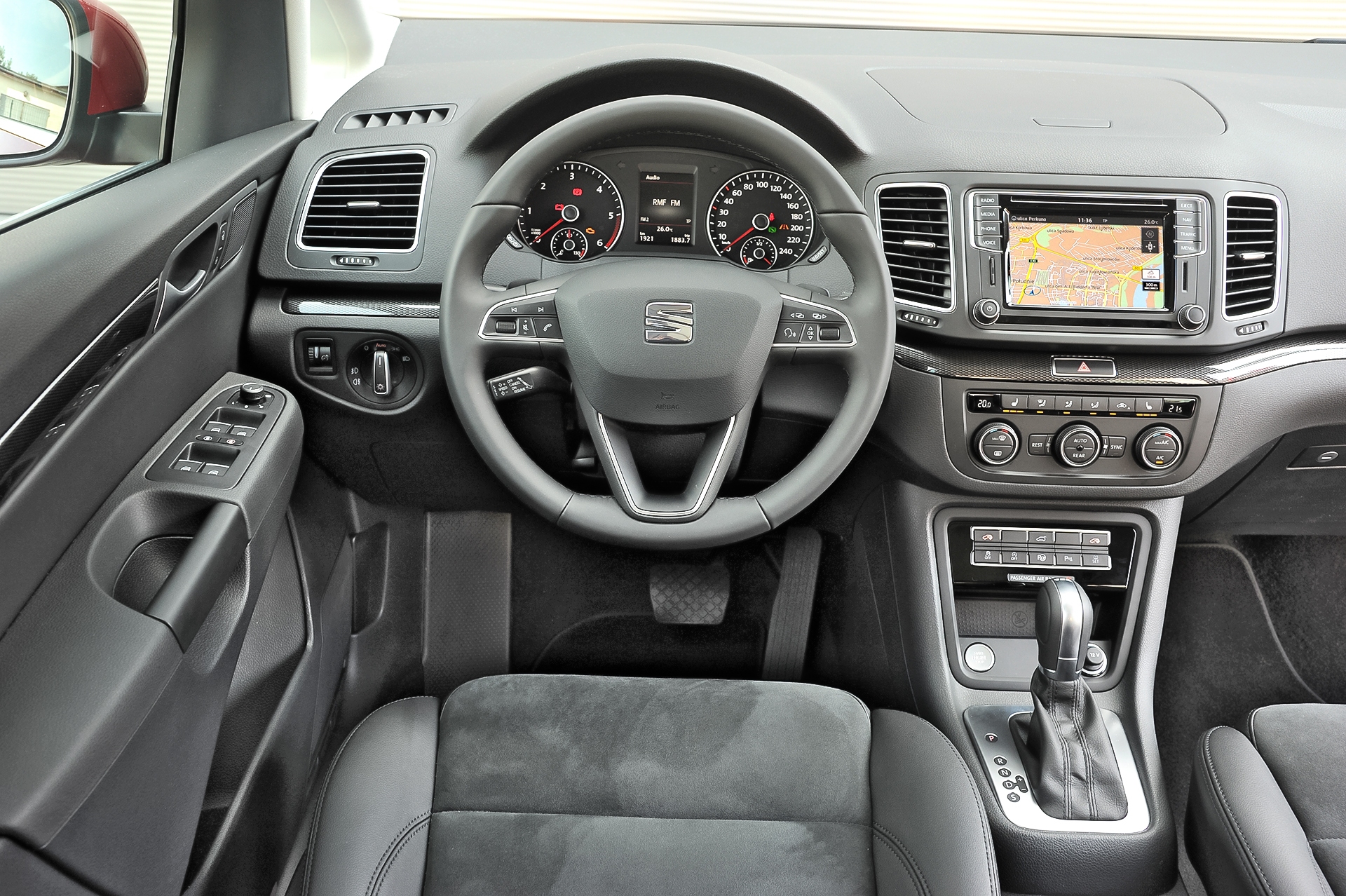 Uzywany Seat Alhambra II wnetrze