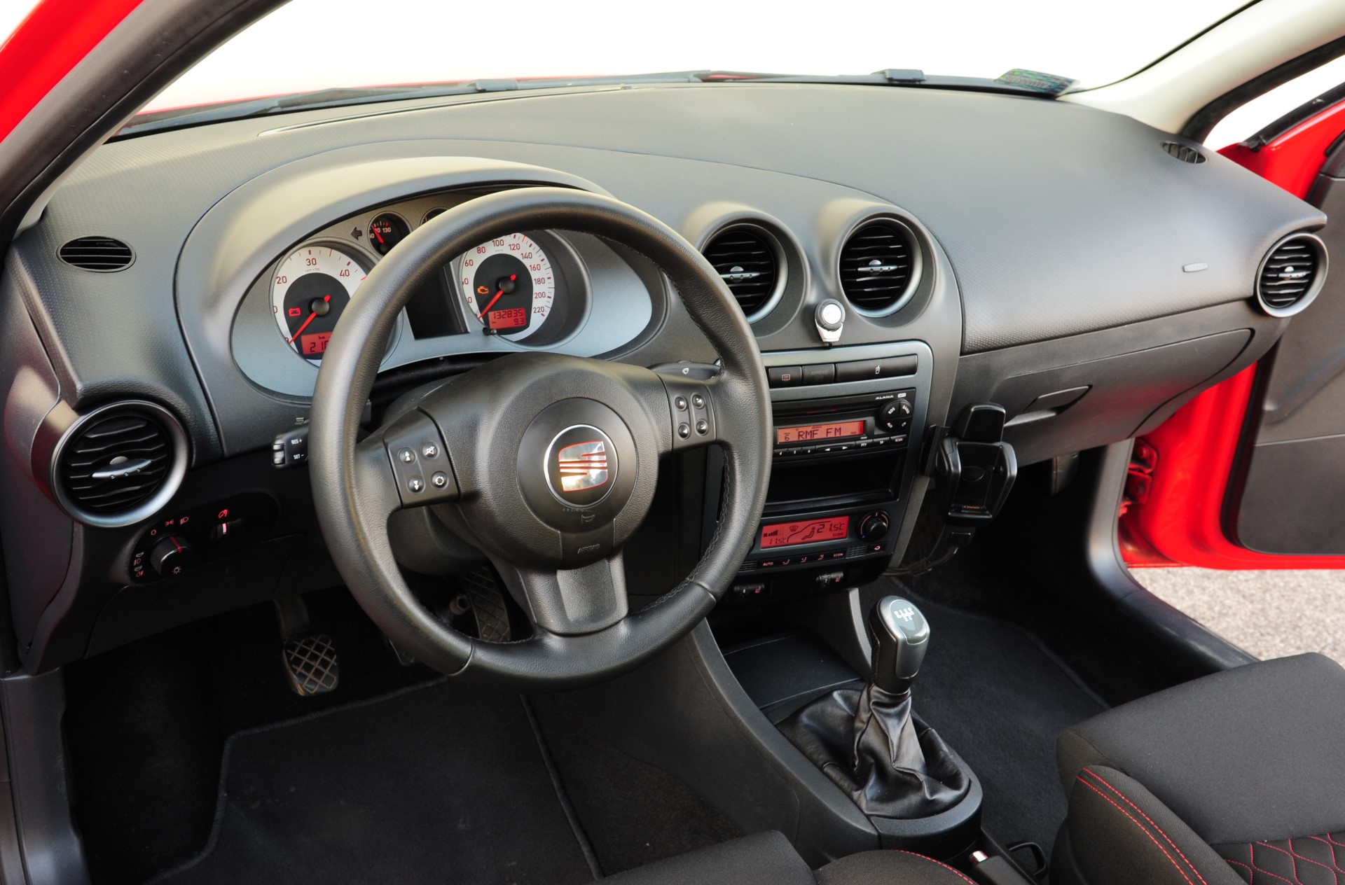 Uzywany Seat Ibiza III - wnętrze