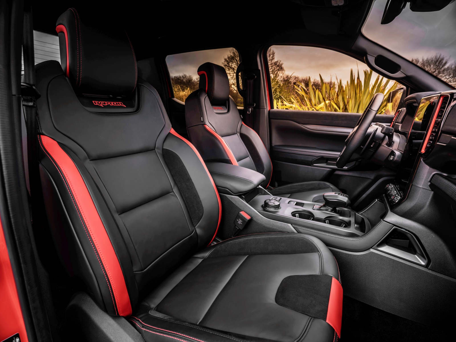 Ford_Ranger_Raptor_siedzenia