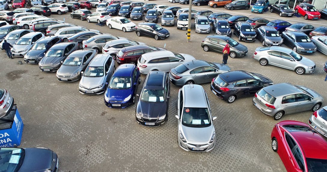 samochody używane na placu