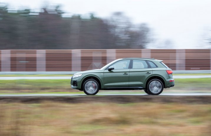 Audi Q5 40 TDI quattro S tronic – bok