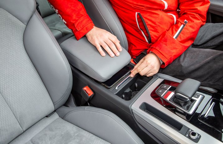 Audi Q5 40 TDI quattro S tronic –podłokietnik