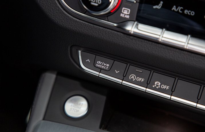 Audi Q5 40 TDI quattro S tronic – panel sterowania