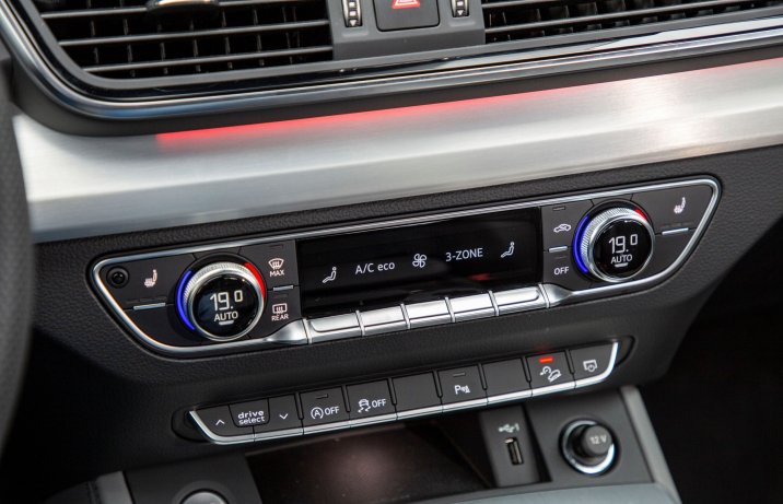 Audi Q5 40 TDI quattro S tronic – panel klimatyzacji