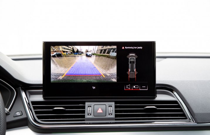 Audi Q5 40 TDI quattro S tronic – wyświetlacz na konsoli