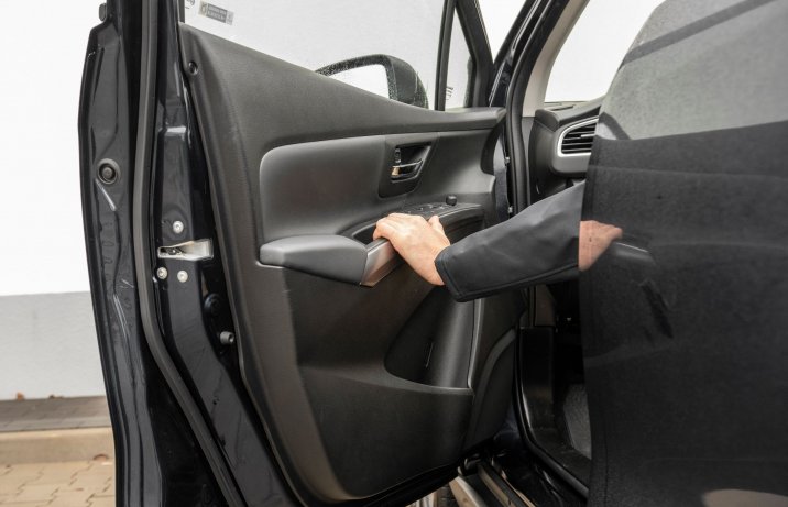 Suzuki S-Cross - drzwi