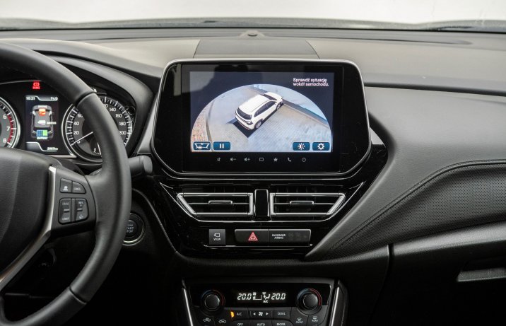 Suzuki S-Cross - obchód wokół auta