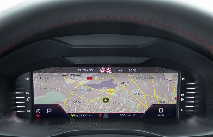 Skoda Kodiaq RS (2022) – cyfrowe wskaźniki, widok mapy