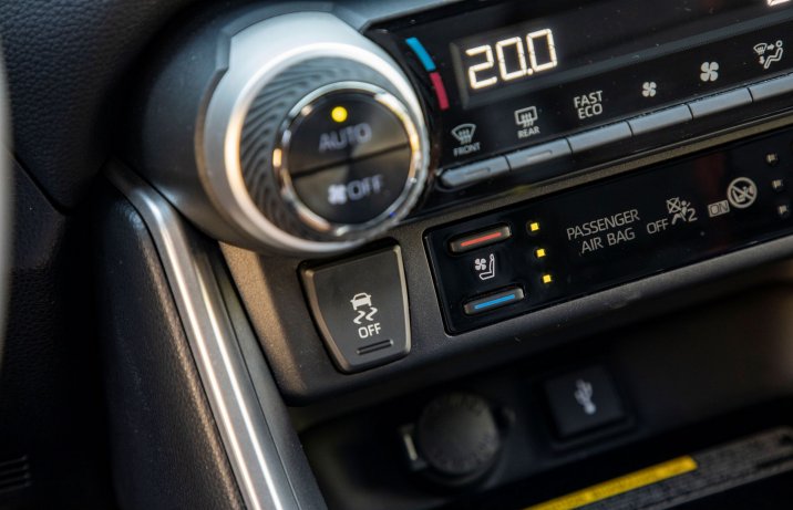 Toyota RAV4 Plug-in Hybrid - wentylacja foteli