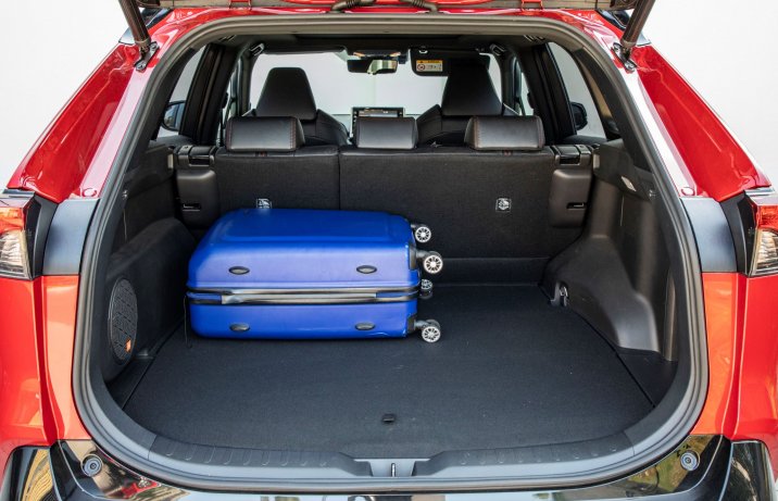2021 Toyota RAV4 Plug-in Hybrid – bagażnik
