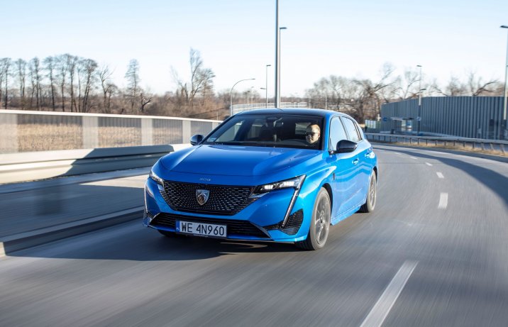 Peugeot 308 - przód