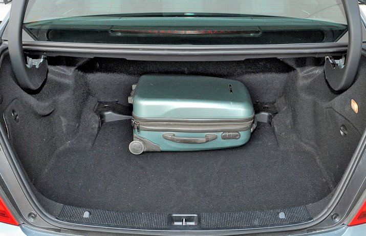 Mercedes klasy C W204 – bagażnik