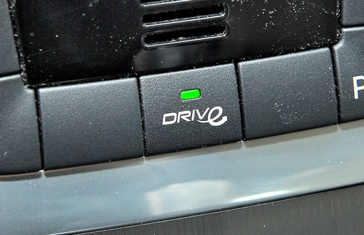 Volvo S60 II – przycisk DRIVe