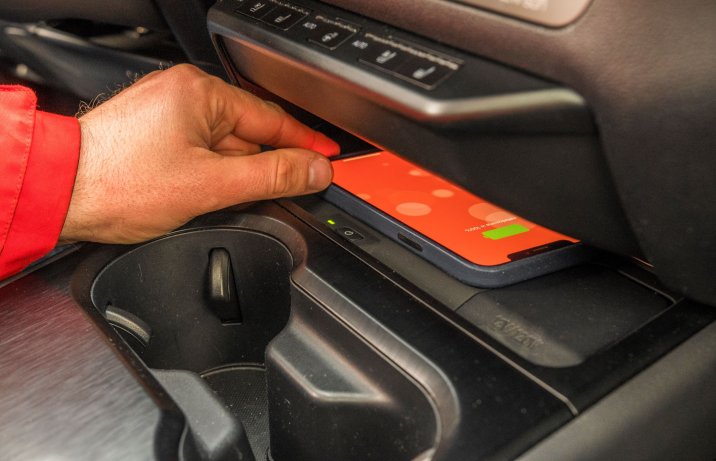 Lexus UX 300e - ładowarka