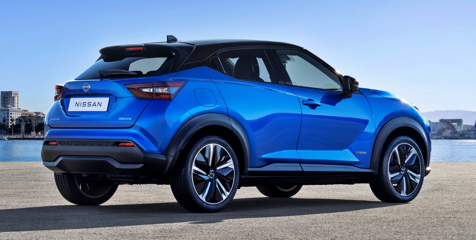nissan_juke_hybrid_tyl