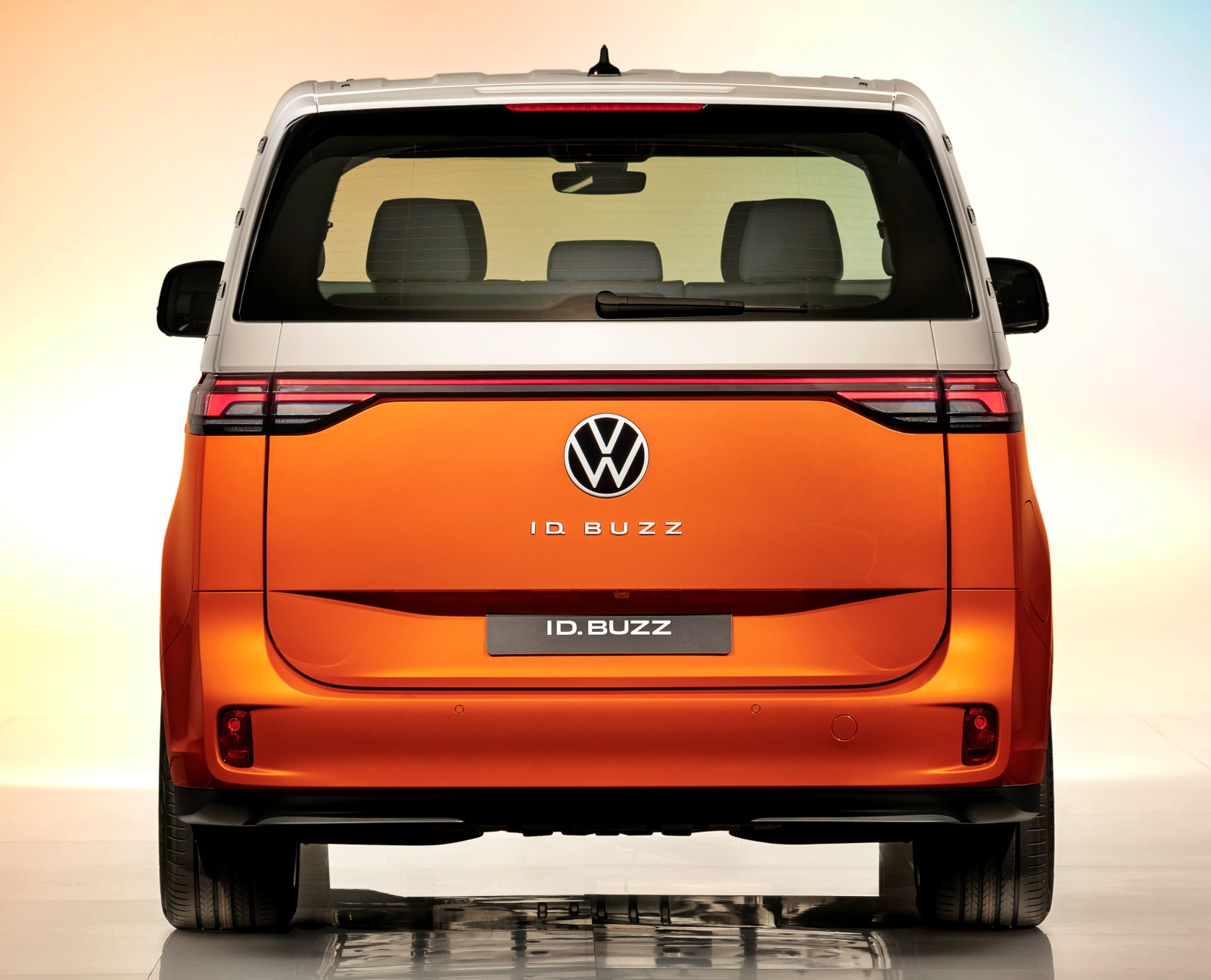 volkswagen_id_buzz_tyl_1