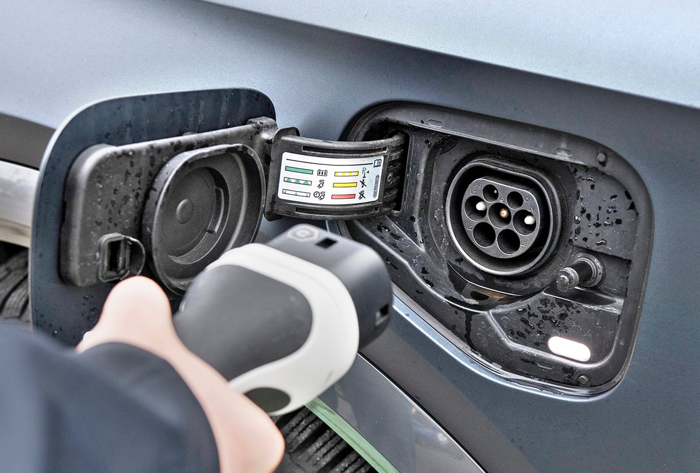 Cupra Formentor VZ 1.4 e-Hybrid 245 DSG gniazdo ładowania