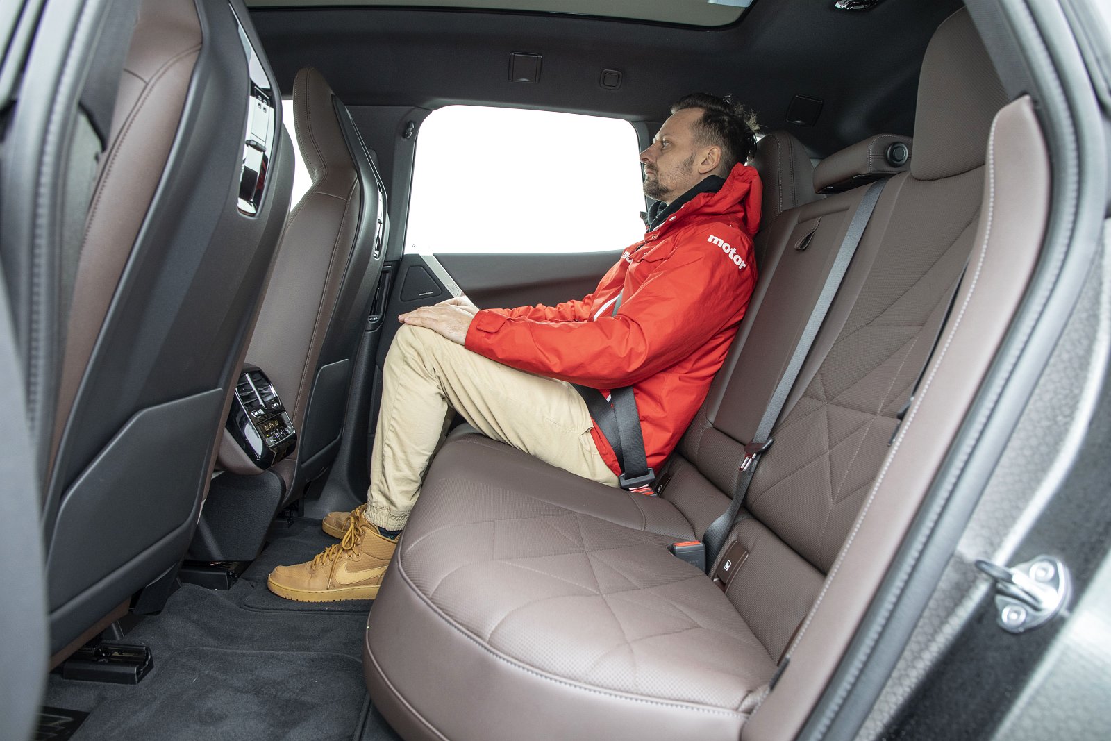 bmw iX xDrive40 test 2022 kanapa 01