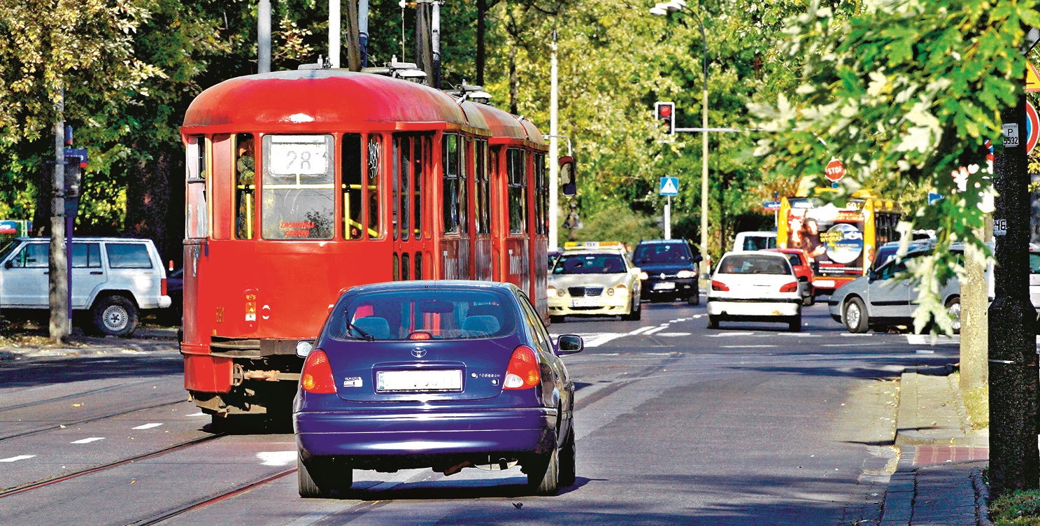 wyprzedzanie_tramwaju