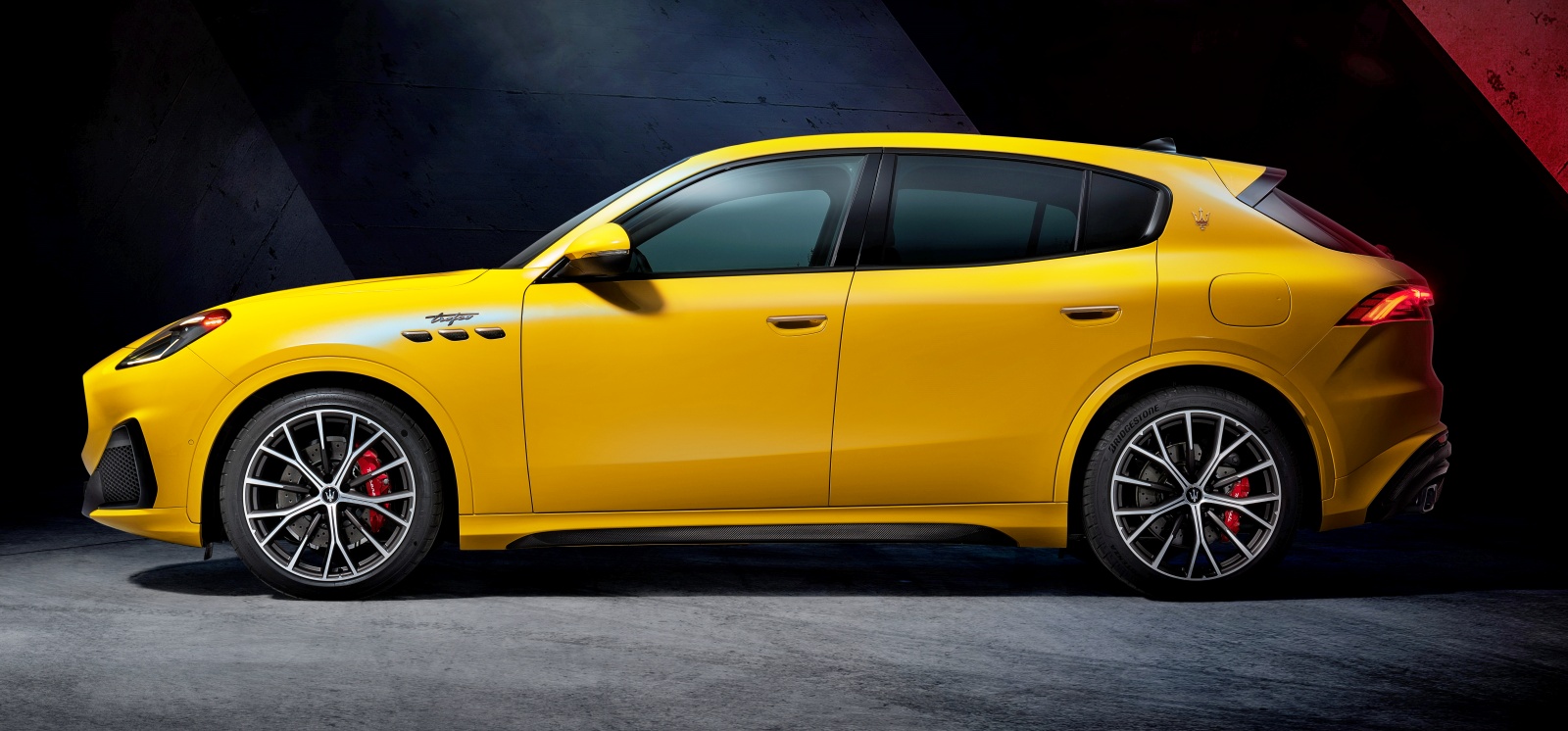 maserati_grecale_trofeo_bok