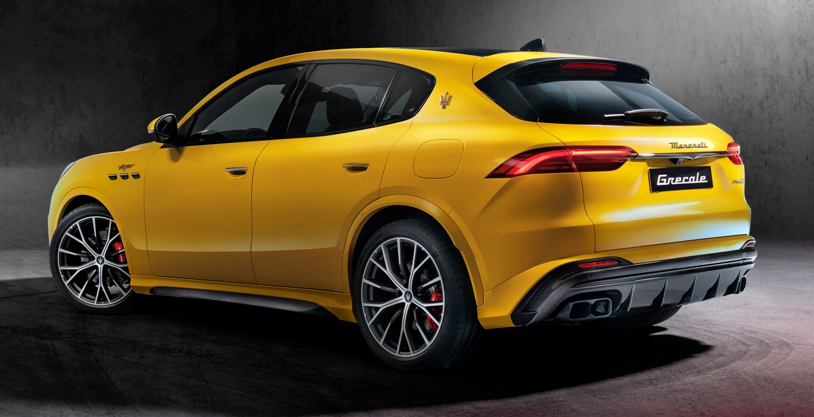 maserati_grecale_trofeo_tyl