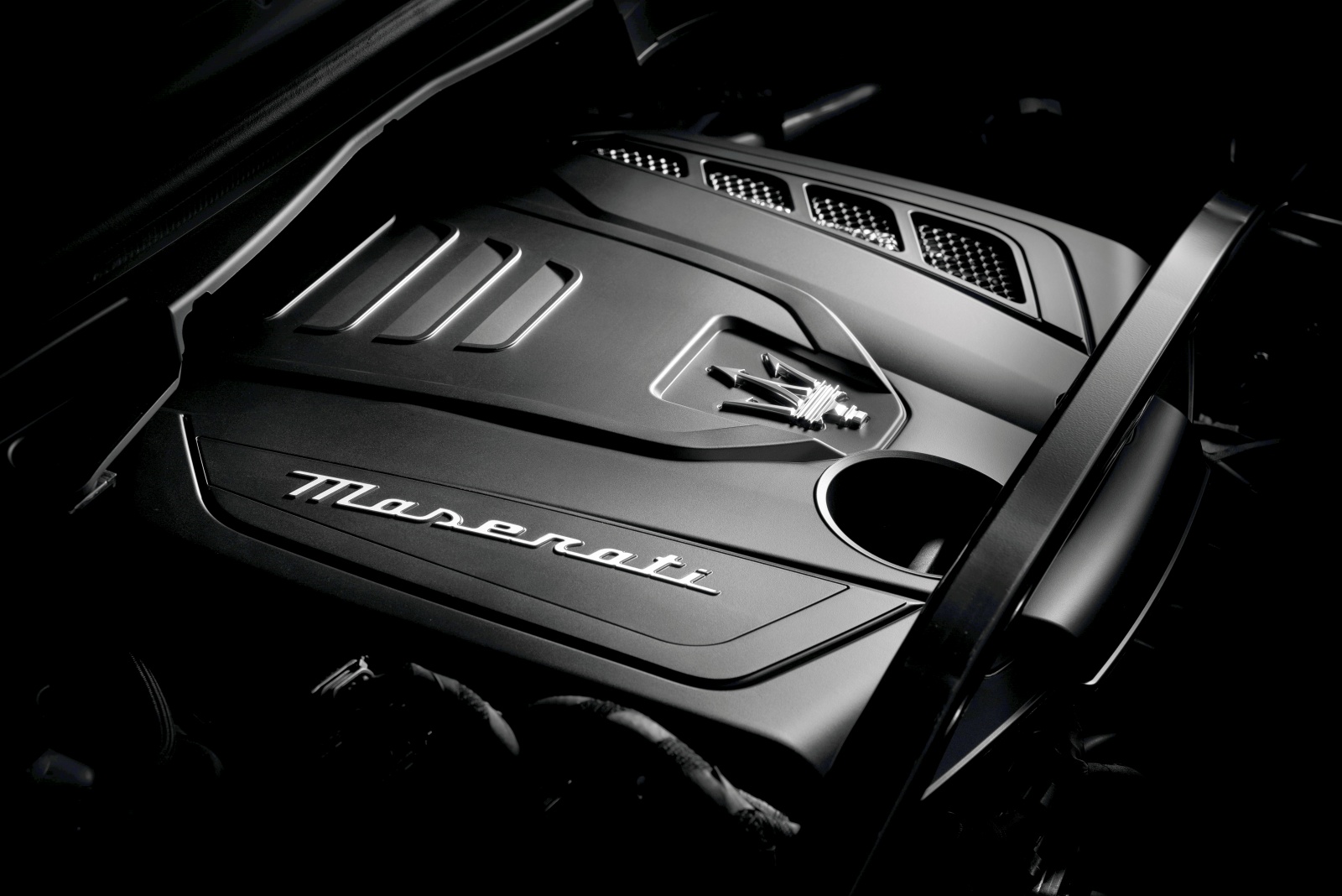 maserati_grecale_gt_silnik