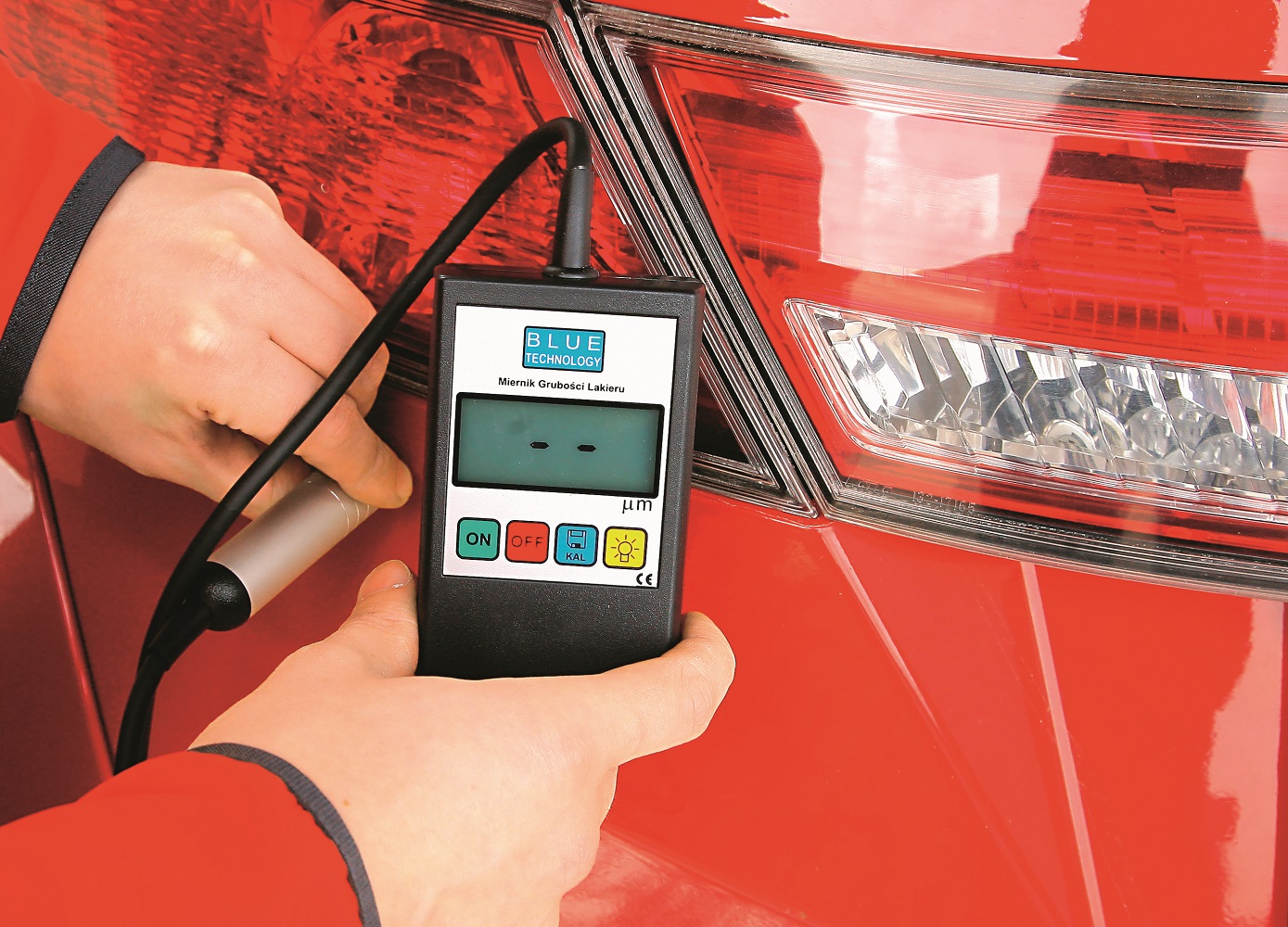 pomiar_grubosci_lakieru_plastik