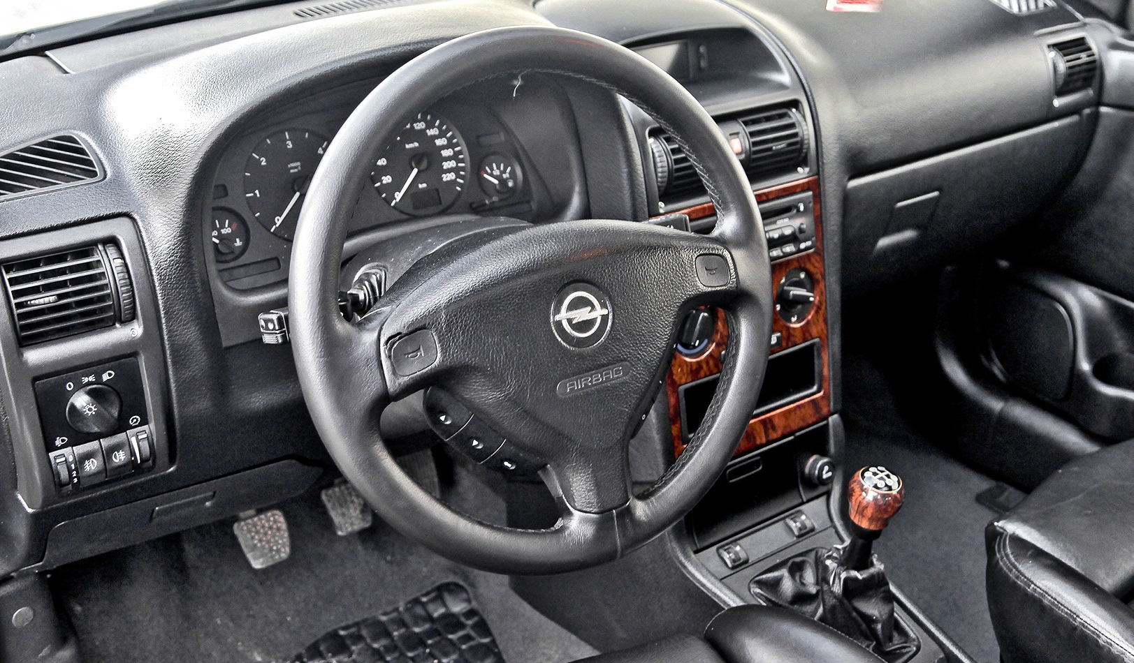 Opel_Astra_G_deska